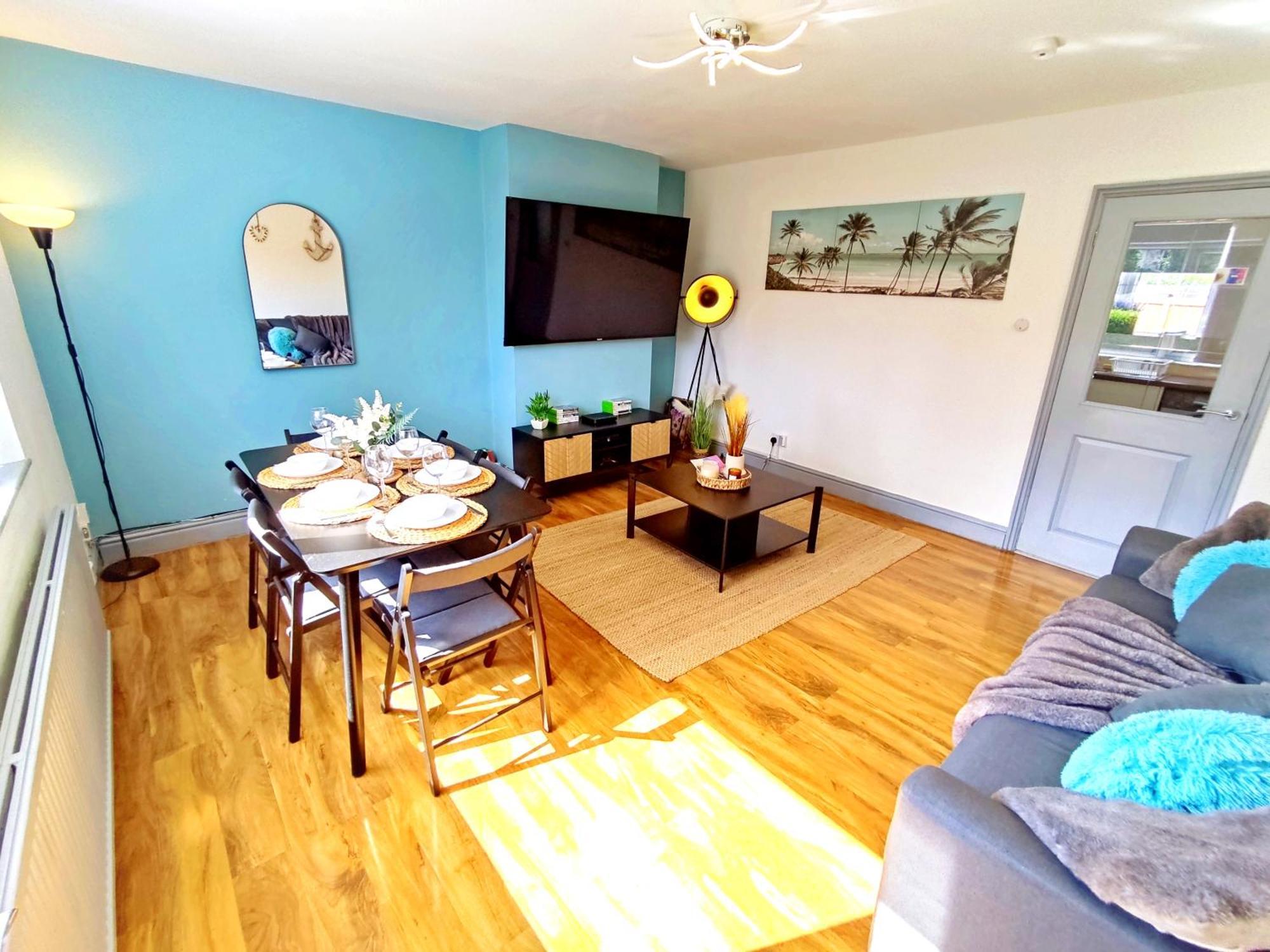 Comfortable 3 Bedrooms Leeds Beach House - Ideal For Family And Contractors - Free Parking For 2 Cars Exterior foto