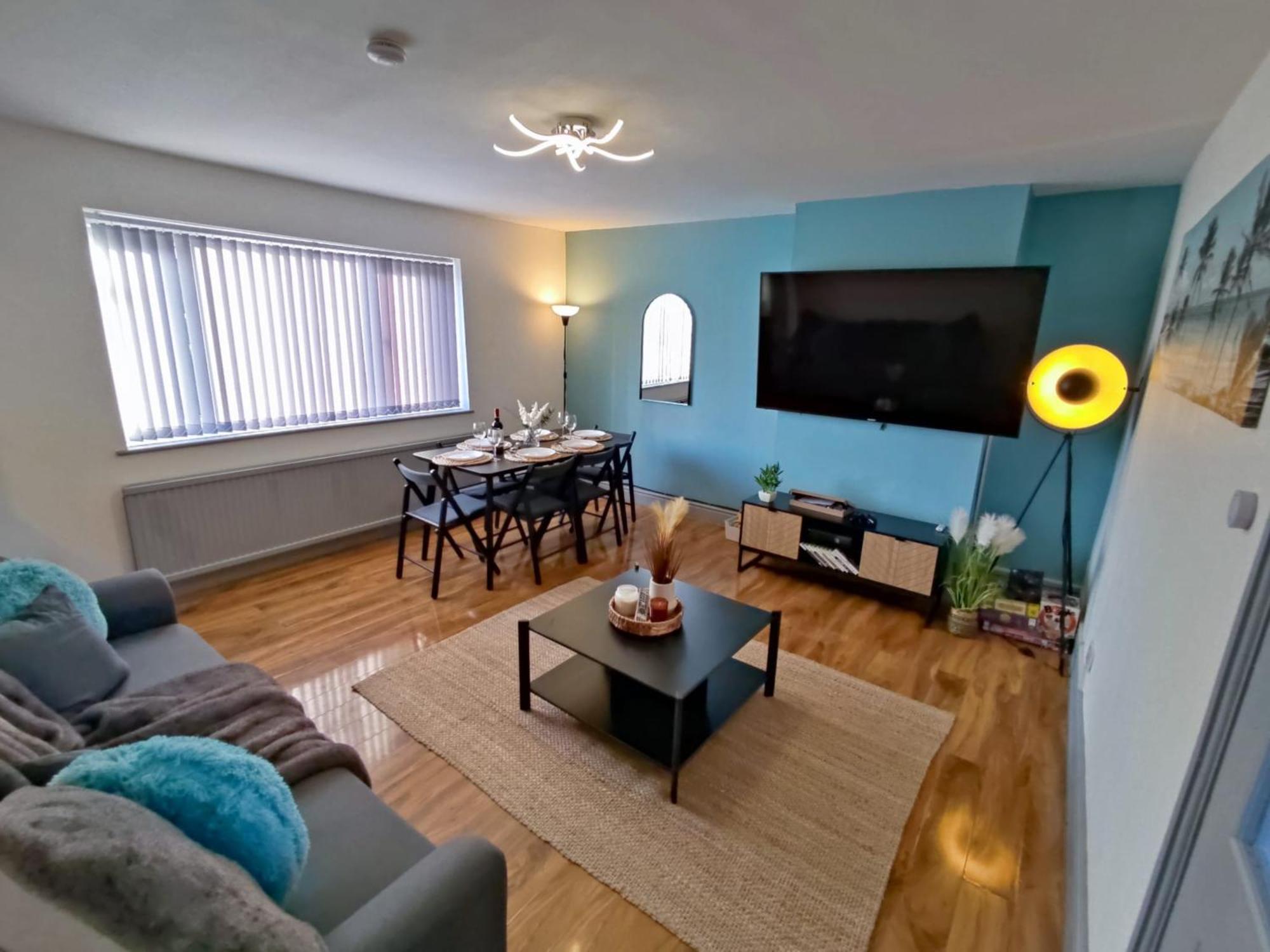 Comfortable 3 Bedrooms Leeds Beach House - Ideal For Family And Contractors - Free Parking For 2 Cars Exterior foto